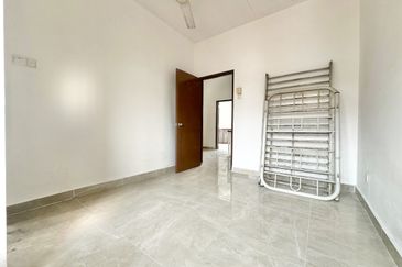 Persiaran Puncak Alam 1 