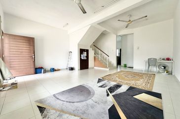 Persiaran Puncak Alam 1 