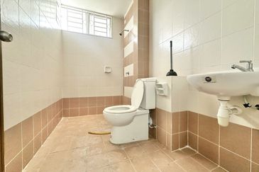 Persiaran Puncak Alam 1 