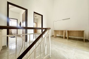 Persiaran Puncak Alam 1 