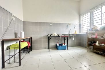 Persiaran Puncak Alam 1 