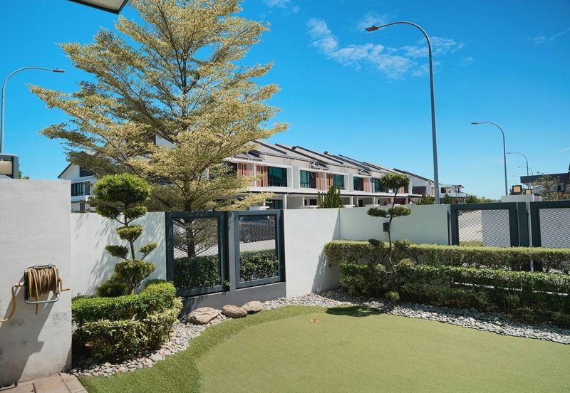 ATHIRA, Bandar Bukit Raja