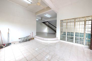 Persiaran Puncak Alam 1 