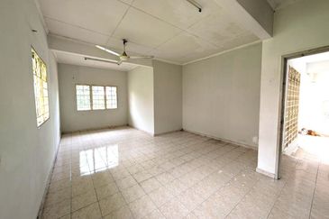 Persiaran Puncak Alam 1 