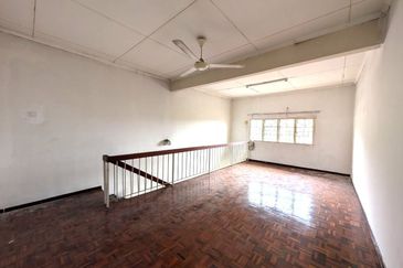 Persiaran Puncak Alam 1 