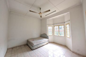 Persiaran Puncak Alam 1 