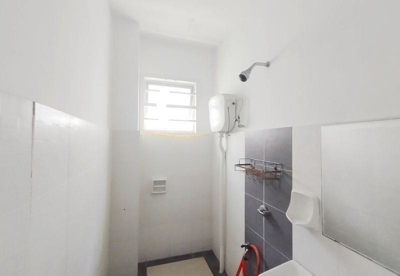 Persiaran Puncak Alam 1 