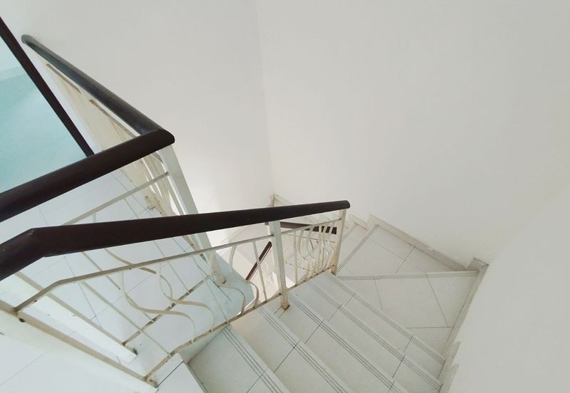 Persiaran Puncak Alam 1 