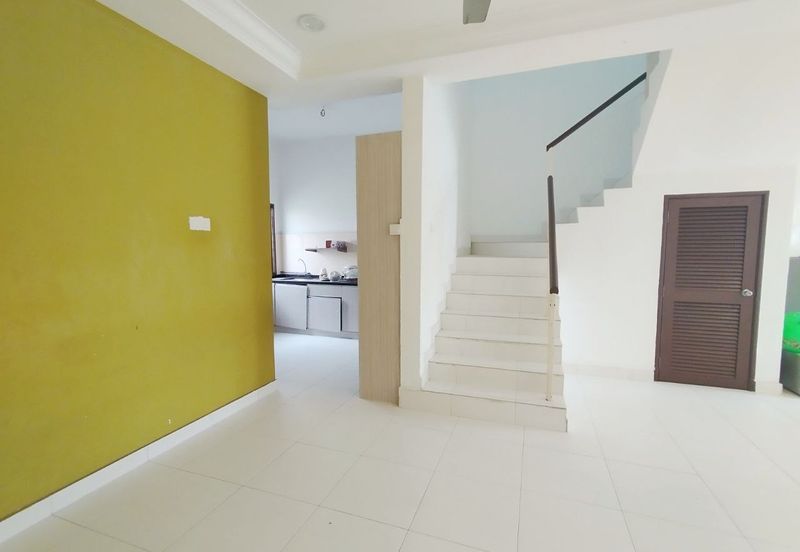 Persiaran Puncak Alam 1 