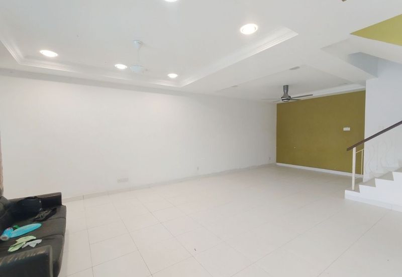 Persiaran Puncak Alam 1 