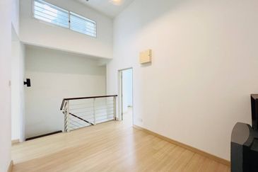 Ariza Elmina Gardens