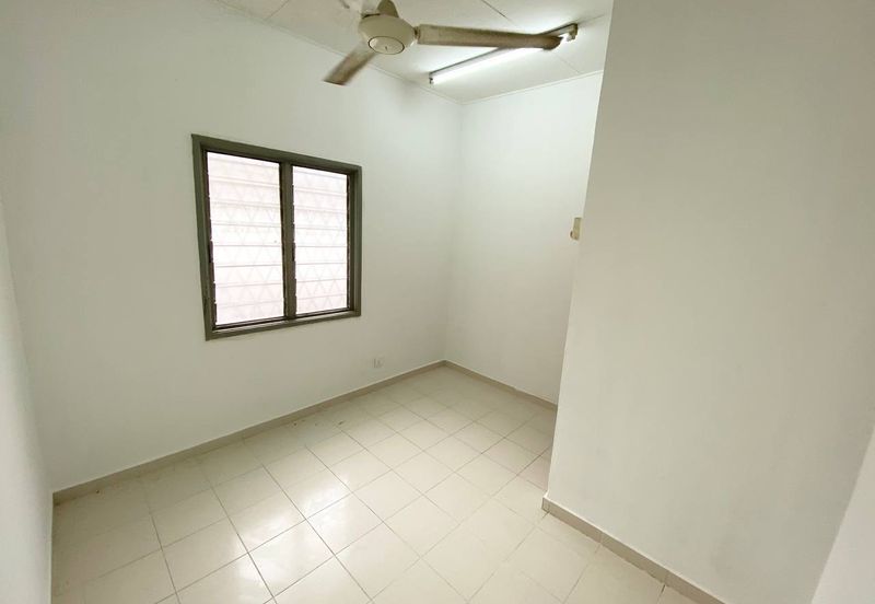 Persiaran Puncak Alam 1 