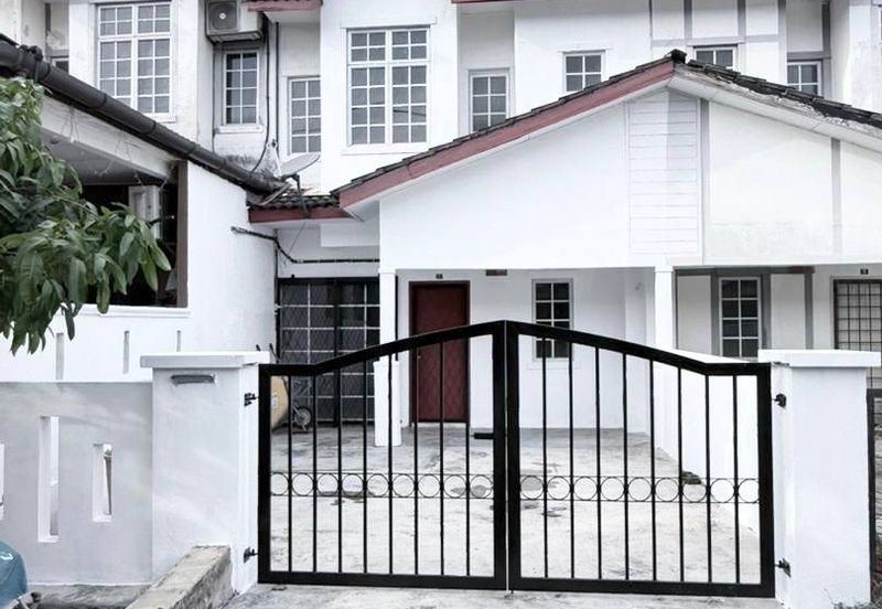 Persiaran Puncak Alam 1 