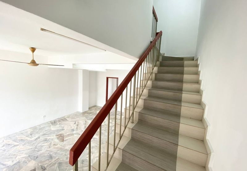 Persiaran Puncak Alam 1 