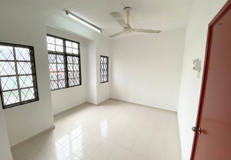 Persiaran Puncak Alam 1 