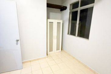 Persiaran Puncak Alam 1 