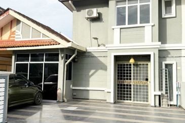 Persiaran Puncak Alam 1 