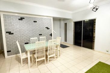 Persiaran Puncak Alam 1 