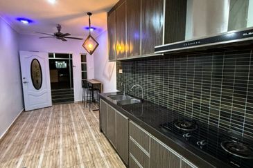 Persiaran Puncak Alam 1 