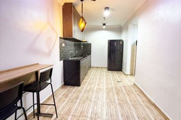 Persiaran Puncak Alam 1 