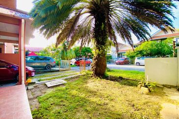 Lorong Az-Zaharah 10/20