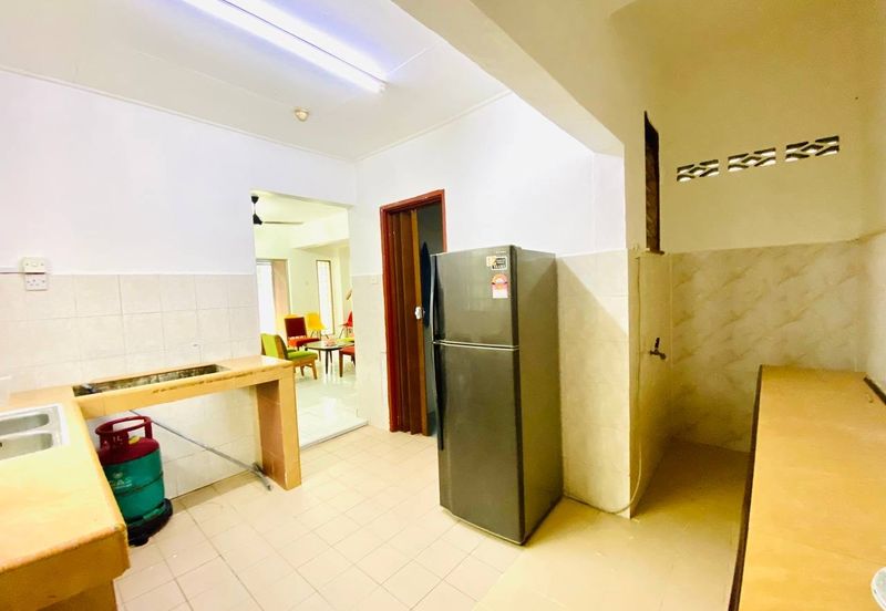 Lorong Az-Zaharah 10/20