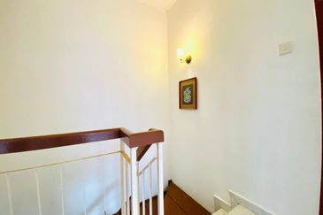 Lorong Az-Zaharah 10/20