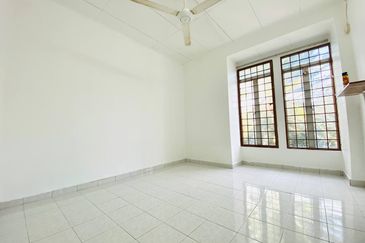 Lorong Az-Zaharah 10/20