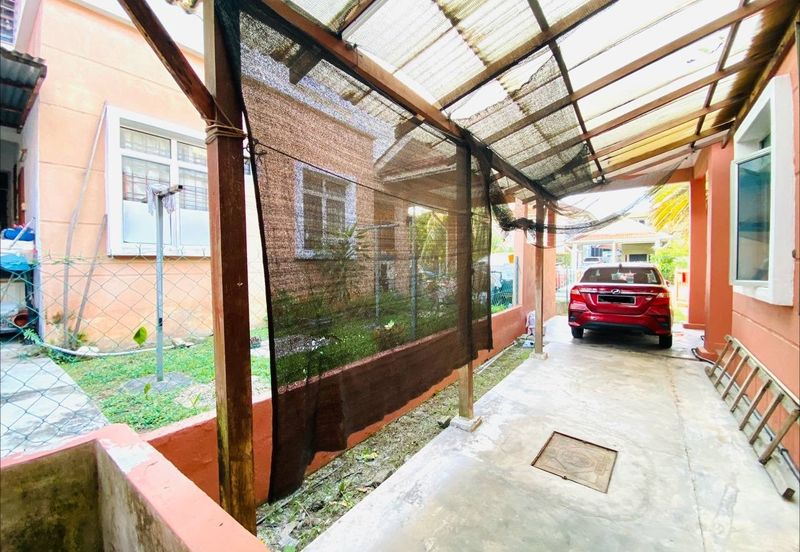 Lorong Az-Zaharah 10/20