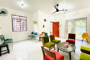 Lorong Az-Zaharah 10/20