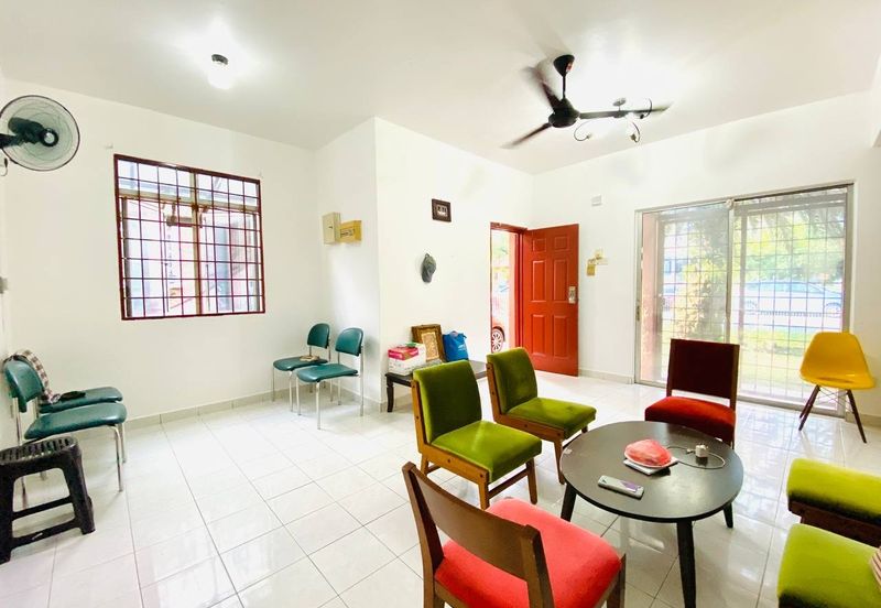 Lorong Az-Zaharah 10/20