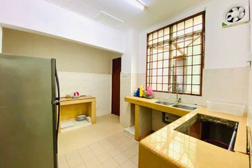 Lorong Az-Zaharah 10/20