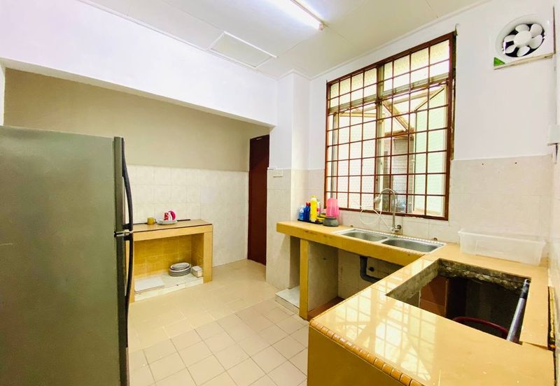 Lorong Az-Zaharah 10/20