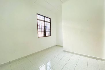 Lorong Az-Zaharah 10/20