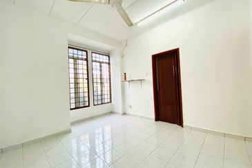 Lorong Az-Zaharah 10/20