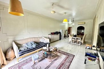 Perdana View Condominium