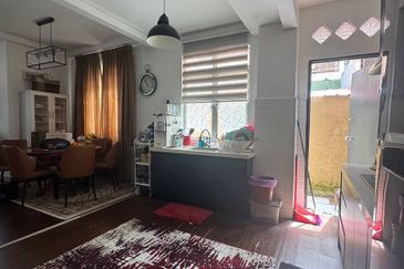 Lorong Az-Zaharah 10/20