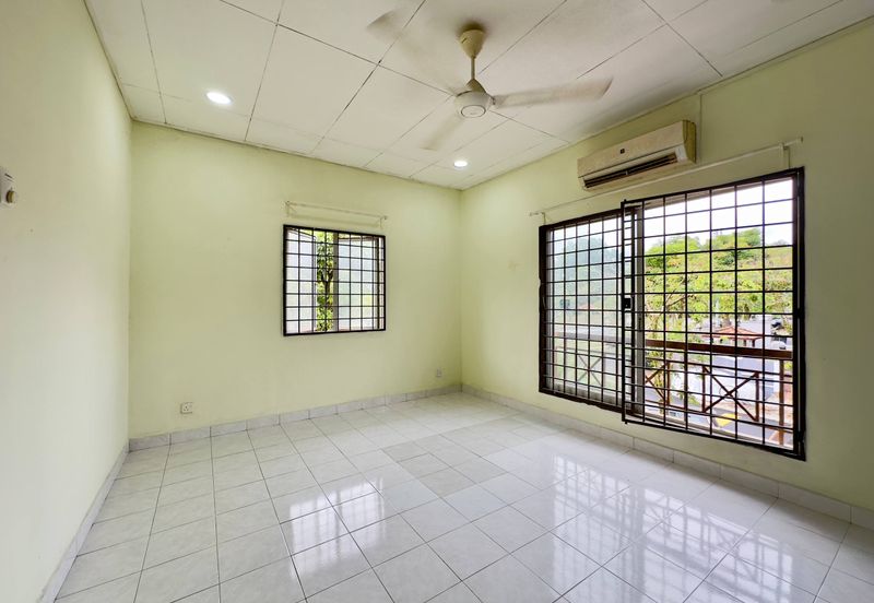 Jalan Spektrum U16 @ Taman Bukit Subang