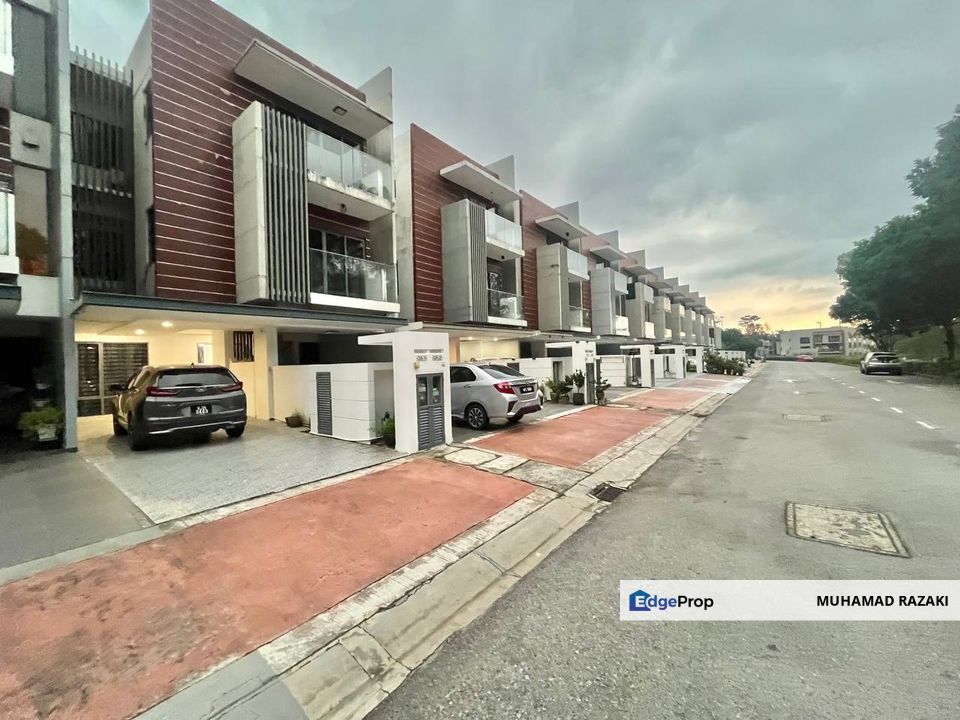 Damansara Damai, 2 Storey Townhouse The Vale @ Sutera For Sale (Renovated) , Selangor, Petaling Jaya