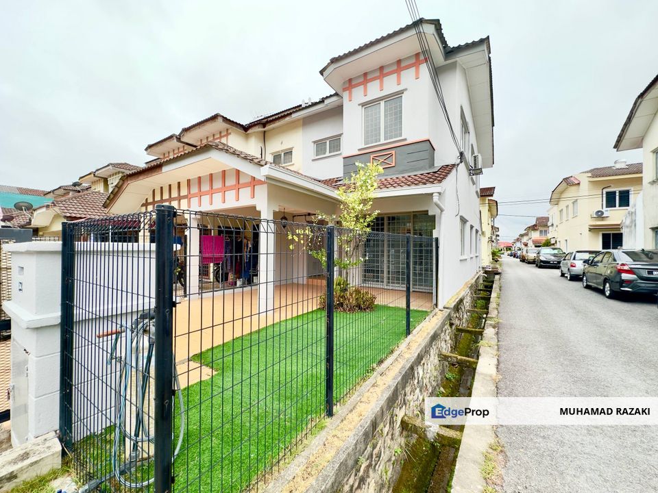 Saujana Utama 1, Sungai Buloh. END LOT Double Storey For Sale. Renovated & Extended Kitchen., Selangor, Sungai Buloh