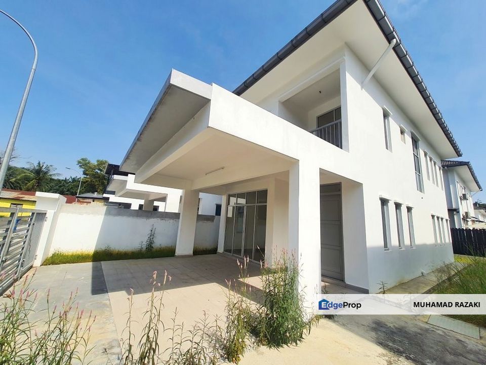 Seksyen U15 Shah Alam. Semi D Laman Sutera House For Sale - New Hoise Open Titile Facing Open, Selangor, Shah Alam