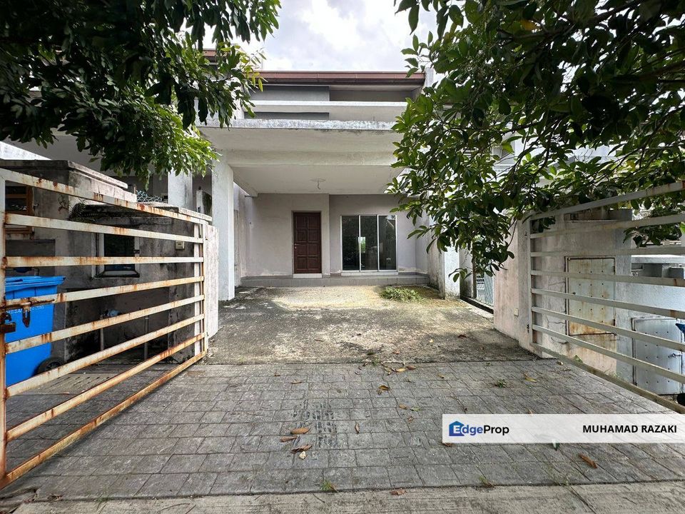 Aman Putri, Seksyen U17 Shah Alam, Double Storey Terrace House For Sale FREEHOLD, Selangor, Shah Alam