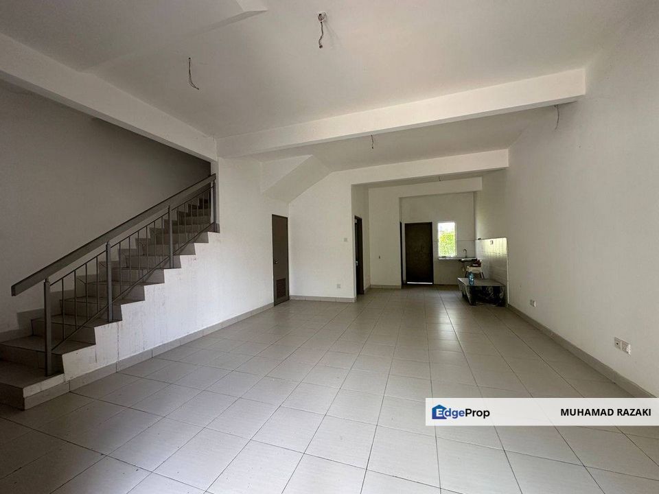 Aman Putri, Seksyen U17 Shah Alam, Double Storey Terrace House For Sale FREEHOLD, Selangor, Shah Alam