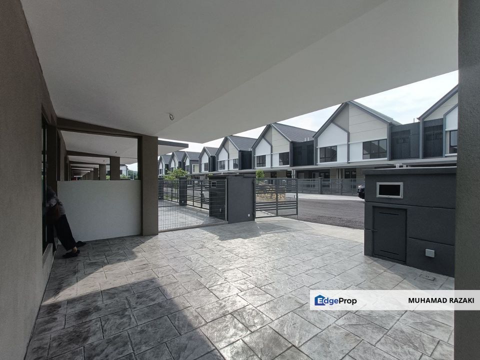 Brand New, End Lot Double Frontage Lake Garden View, Lily Type Double Storey, Selangor, Shah Alam