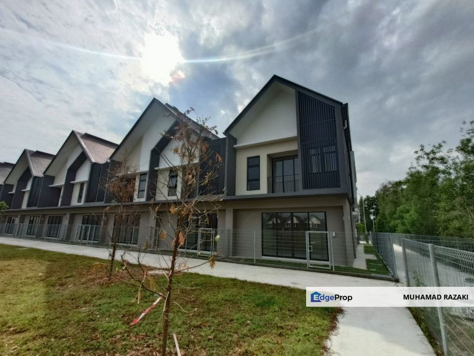 Brand New, End Lot Double Frontage Lake Garden View, Lily Type Double Storey, Selangor, Shah Alam