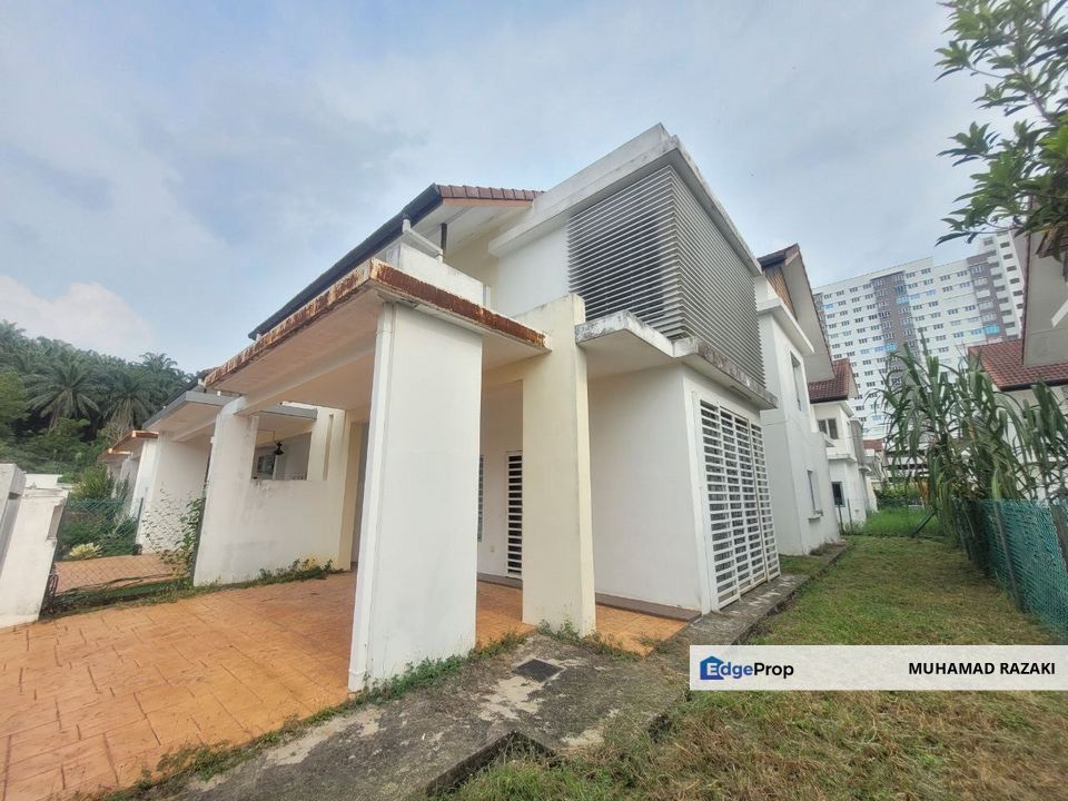 End Lot Double Storey, Lowest Price Offer! Extra 10ft Land, Selangor, Bandar Puncak Alam
