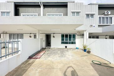 Rumah Masih Baru, Laman Haris Eco Grandeur, Hot Demand! Sell Below Market!