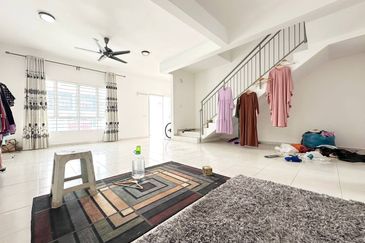 Rumah Masih Baru, Laman Haris Eco Grandeur, Hot Demand! Sell Below Market!