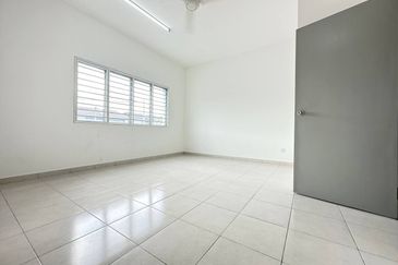 Rumah Masih Baru, Laman Haris Eco Grandeur, Hot Demand! Sell Below Market!