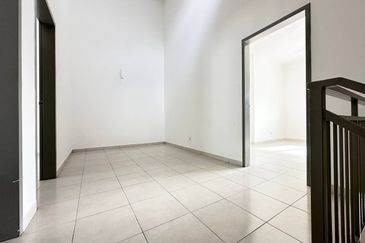 Rumah Masih Baru, Laman Haris Eco Grandeur, Hot Demand! Sell Below Market!